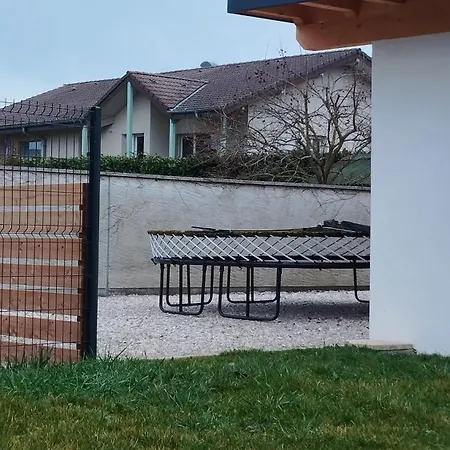Maison Familiale Meublée Avec Jardin Hébergement de vacances Veigy-Foncenex