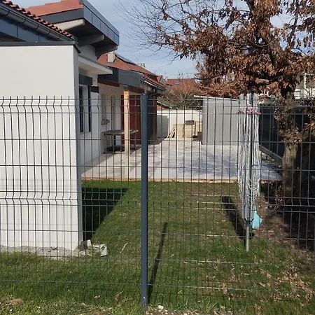 Hébergement de vacances Maison Familiale Meublée Avec Jardin