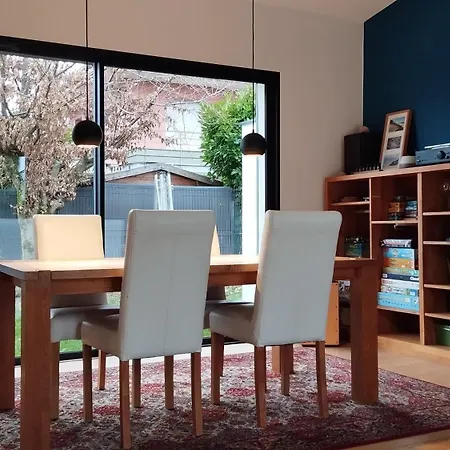 Hébergement de vacances Maison Familiale Meublée Avec Jardin