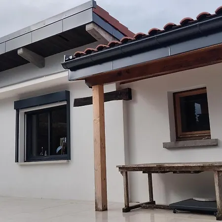 Maison Familiale Meublée Avec Jardin Hébergement de vacances Veigy-Foncenex